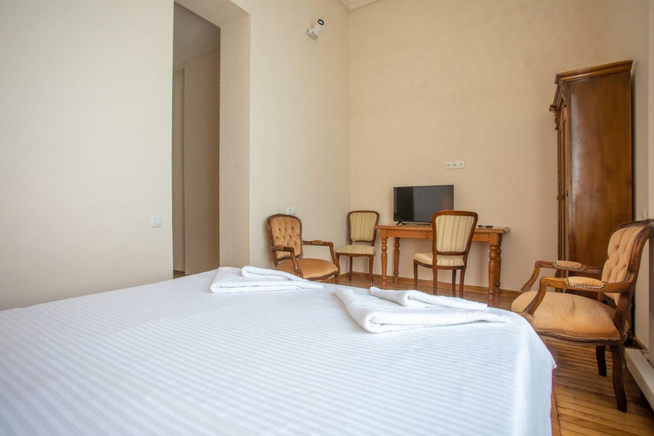 Hotel Veneto Kutaisi Exteriör bild