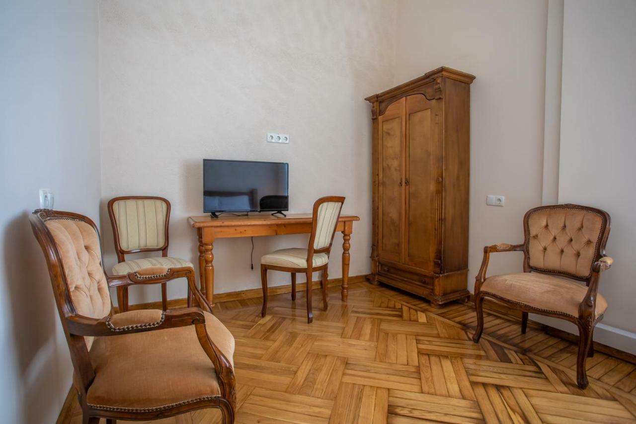 Hotel Veneto Kutaisi Exteriör bild